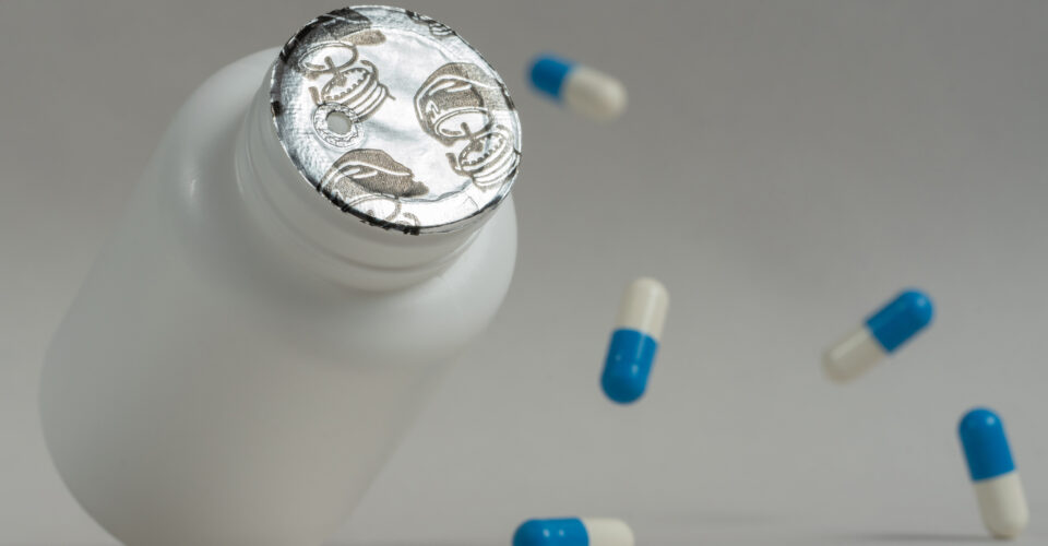 Liner valvulado para farmacos